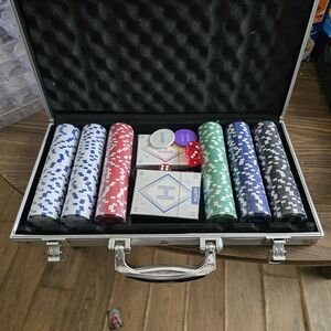Poker Chip Set with Case